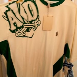 Academiks tee shirt..(never worn)